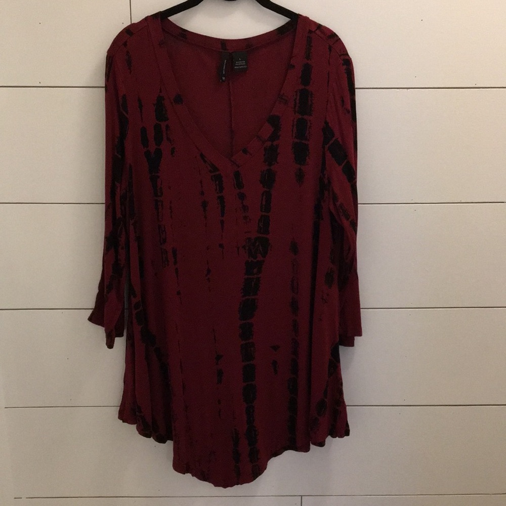 Women’s New Directions maroon and black tunic